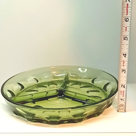 Vintage Indiana Glass avocado green thumbprint glass, 3 section serving plate - Picture 5 of 5